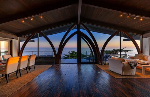 Western Malibu House | Magnificent Malibu Oceanfront Property