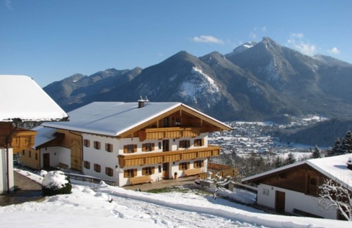 Grassau Apartment | Magnificent mountain view* 140 sqm, 4-star family apartment with southwest-facing terrace
