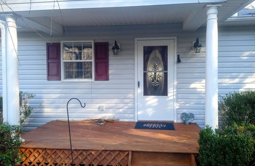 Franklin House | Magnificent Mountain View Family Home w/Hot Tub Franklin, NC - Dog Friendly!