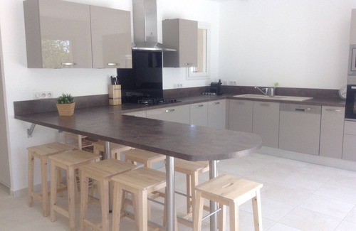 Ventabren House | Magnificent New Villa 6-8 persons