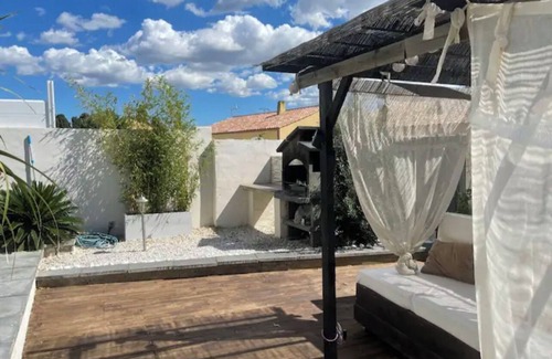 Valros House | Magnificent new villa with swimming pool 6 travellers