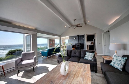 Arch Cape House | Magnificent Oceanfront Beach House & Oceanfront Hot Tub with Breathtaking Views & Private Beach Access