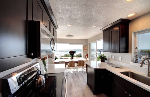 Arch Cape House | Magnificent Oceanfront Beach House & Oceanfront Hot Tub with Breathtaking Views & Private Beach Access
