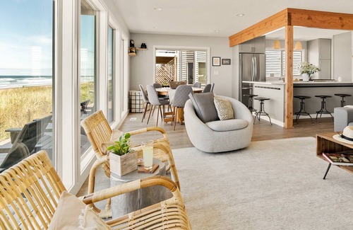 Rockaway Beach House | Magnificent Panoramic Ocean & Beach Views, Hot Tub, Game Room, BBQ, Fully Updated in Open Layout
