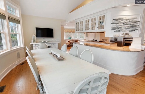 Montauk House | Magnificent private family retreat overlooking Lake Montauk