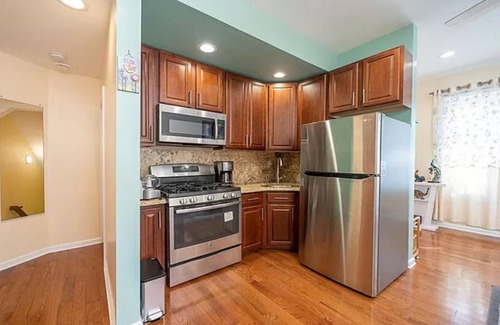 West Side Apartment | Magnificent Private Furnished Stylish New Sparkling Clean Apartment Close to NYC