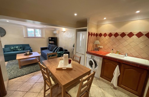 Carces Villa | Magnificent property, big swimming pool, private tennis, large enclosed grounds