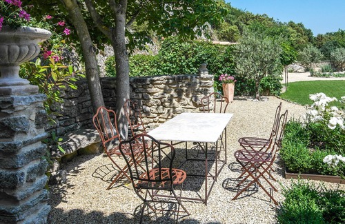 Le Beaucet House | Magnificent Provencal Bastide Located In A Unique Place