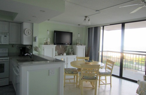 Bethany Beach Condo | Magnificent Quiet Ocean Front. Beautiful five-star. Holiday festivities close by