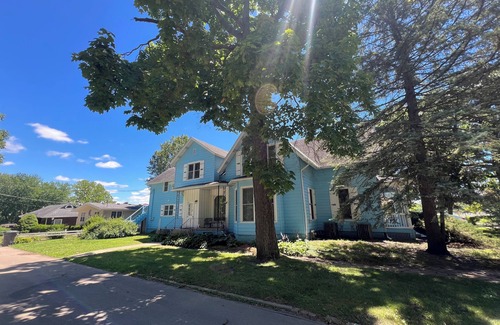 Ottawa House | Magnificent Riverfront Victorian House steps from downtown Ottawa !