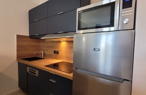 La Croix des Gardes Apartment | Magnificent Sea View, Swimming Pool, Great Comfort, Air Conditioning and Parking