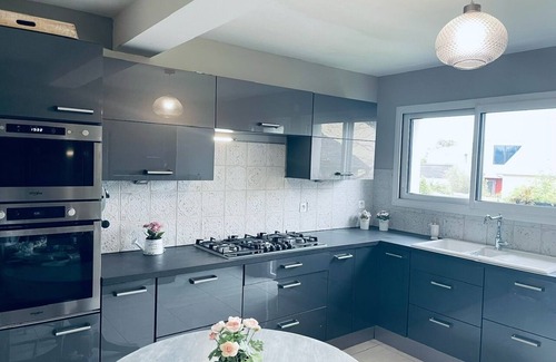 Liffre House | Magnificent spacious house billiards table soccer jacuzzi