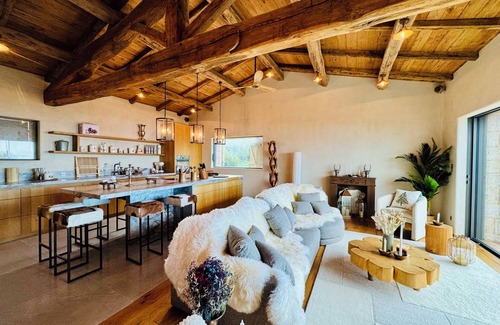 Pietrosella Villa | Magnificent stone residence on 10ha estate with sea view