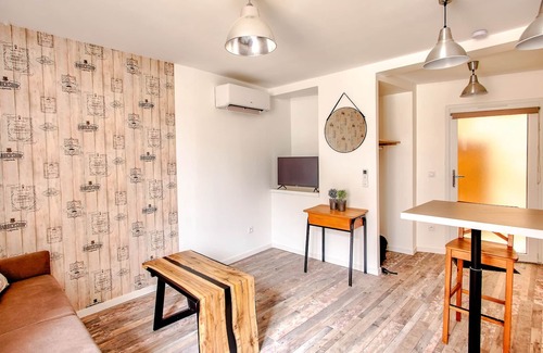 Montignac Apartment | ☆Magnificent studio with character☆ for 2 people