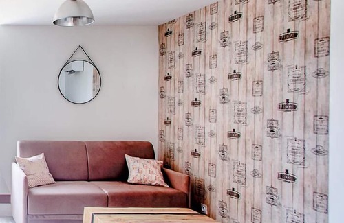 Montignac Apartment | ☆Magnificent studio with character☆ for 2 people