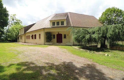 Vierzon Bed & Breakfast | Magnificent suite in a splendid upmarket gîte