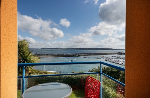 Camaret-sur-Mer Apartment | Magnificent T2 Sea View with pool access