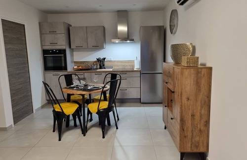 L'Ile-Rousse Apartment | MAGNIFICENT T2 STANDING SEA VIEW HEATED SWIMMING POOL