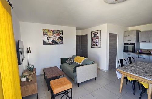 L'Ile-Rousse Apartment | MAGNIFICENT T2 STANDING SEA VIEW HEATED SWIMMING POOL