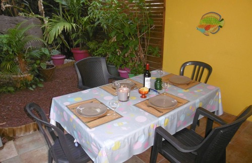 Saint-Pierre De La Reunion Apartment | Magnificent T2 with garden in Terre Sainte near the center of Saint Pierre