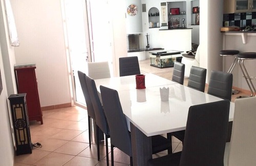 Salon-de-Provence Villa | Magnificent villa for 12 with pool and jacuzzi in Provence