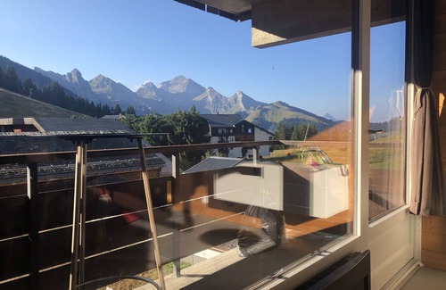 Manigod Apartment | Magnificent views - close to the slopes and services