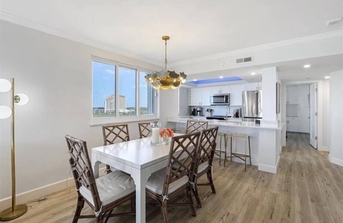 Park Shore Condo | Magnificent views of the Gulf & Clam pass!- WS0804
