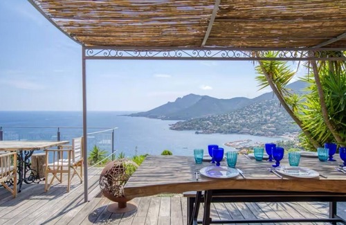 Theoule-Superieur Villa | Magnificent villa with private pool and south-facing sea view in Théoule-sur-Mer