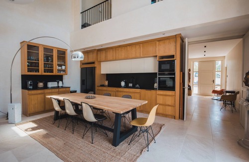 Menerbes House | Magnificent villa with swimming pool in Ménerbes, Picasso's adopted village.