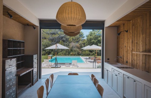 Menerbes House | Magnificent villa with swimming pool in Ménerbes, Picasso's adopted village.