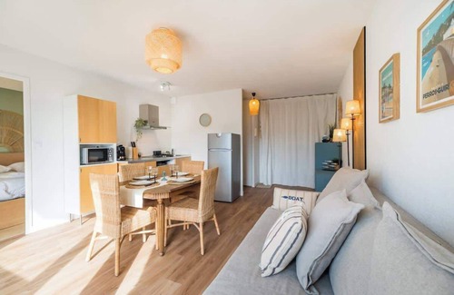 Perros-Guirec Apartment | Magnifique appartement, plage de Trestraou