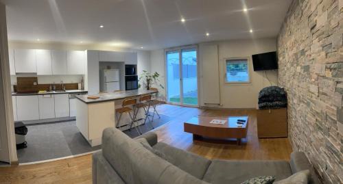 Guyancourt Apartment | Magnifique appartement rénové avec terrasse