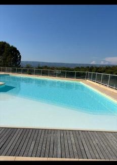 Mallemort Apartment | Magnifique appartement lumineux avec piscine