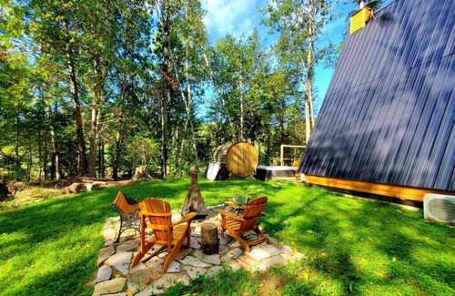 Mauricie Cabin | Magnifique Chalet A-frame au Bord de la Riviere St-maurice