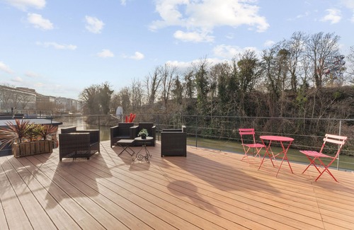 Issy-les-Moulineaux Apartment | Magnifique Péniche sur la Seine aux Porte de Paris