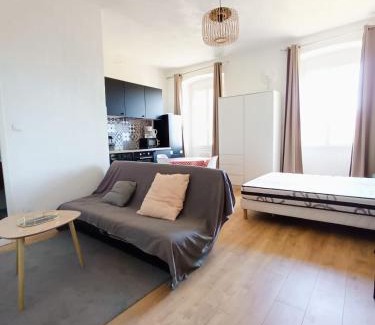 Corte Apartment | Magnifique Grand 30m2 refait à neuf en 2025 lumineux 4 couchages hyper centre Corte 13 cours paoli wifi tv lave linge