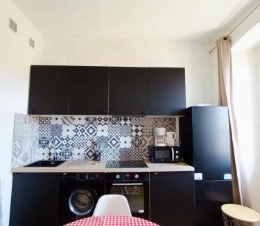 Corte Apartment | Magnifique Grand 30m2 refait à neuf en 2025 lumineux 4 couchages hyper centre Corte 13 cours paoli wifi tv lave linge