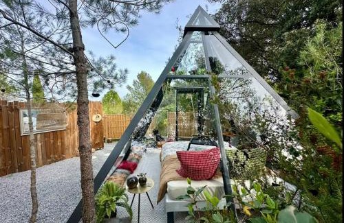 Montarnaud Other | Magnifique Pyramide en Verre