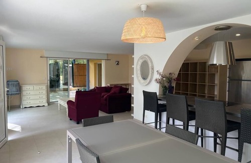 Mougins Apartment | Magnifique Rez-de-chaussée Avec Jardin Privatif