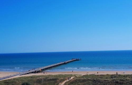 Saint-Jean-de-Monts Apartment | Magnifique Studio Face Mer avec Place Privative.