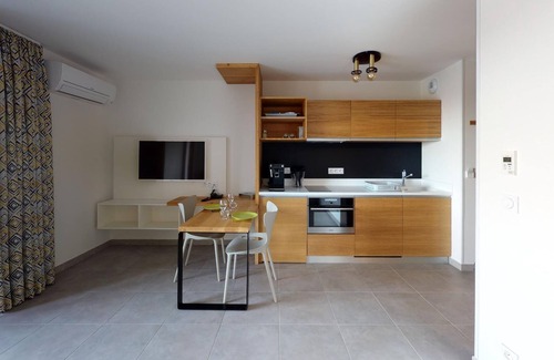 Arena Apartment | Magnifique Studio Avec Service Hôtelier