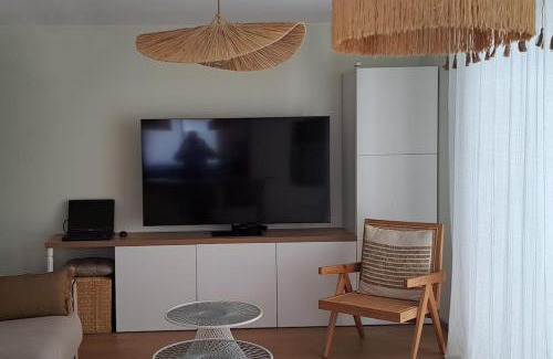 Carry-le-Rouet Apartment | Magnifique T2 - Les pieds dans l'eau piscine/plage