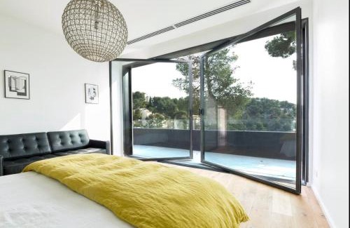 Perier Villa | Magnifique Villa d’Architecte & Piscine à débordement