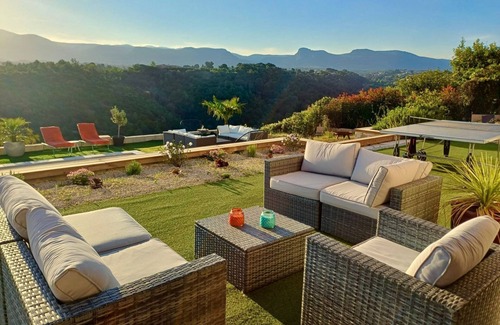 Montaleigne Villa | Magnifique Villa Estivale Avec Piscine