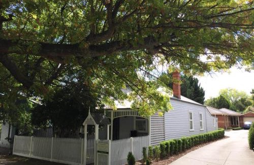 Healesville House | Magnolia Cottage