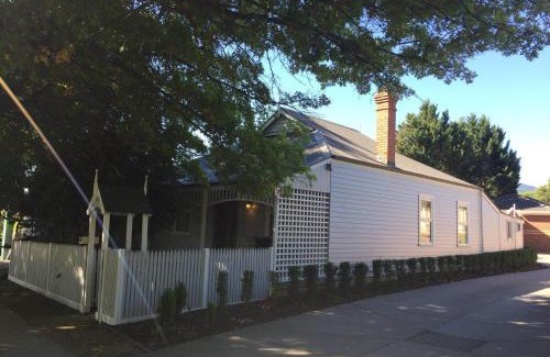 Healesville House | Magnolia Cottage