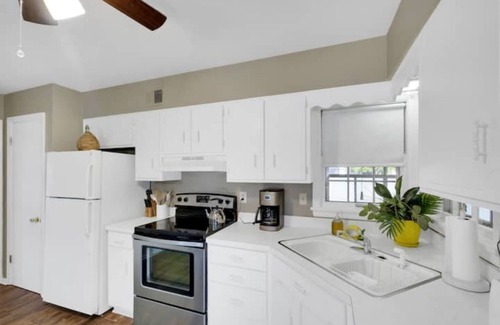 Buechel House | Magnolia House w/Garage