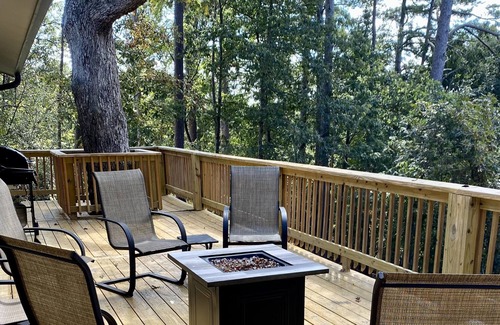 Beaver Shores House | Magnolia manor entire house - 3 bdrm-Beaver Lake, AR