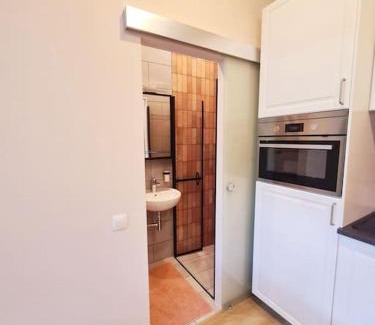 Sint-Agatha-Berchem Apartment | Magnolia Pink Studio New and fully equipped