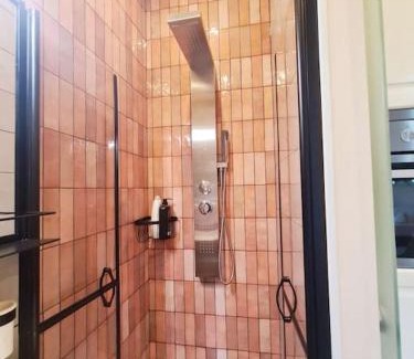 Sint-Agatha-Berchem Apartment | Magnolia Pink Studio New and fully equipped